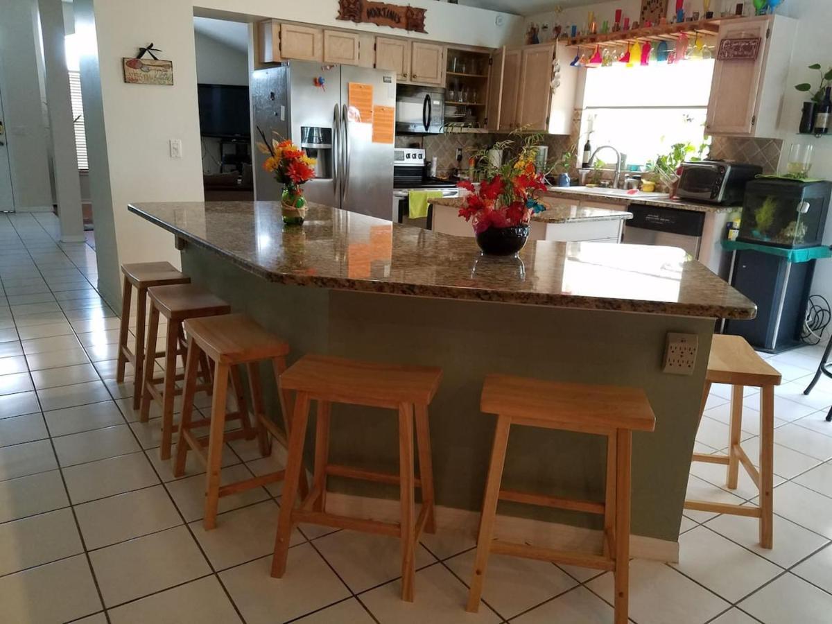 Cozy And Conveniently Located Pool Home With Free Wifi タンパ エクステリア 写真