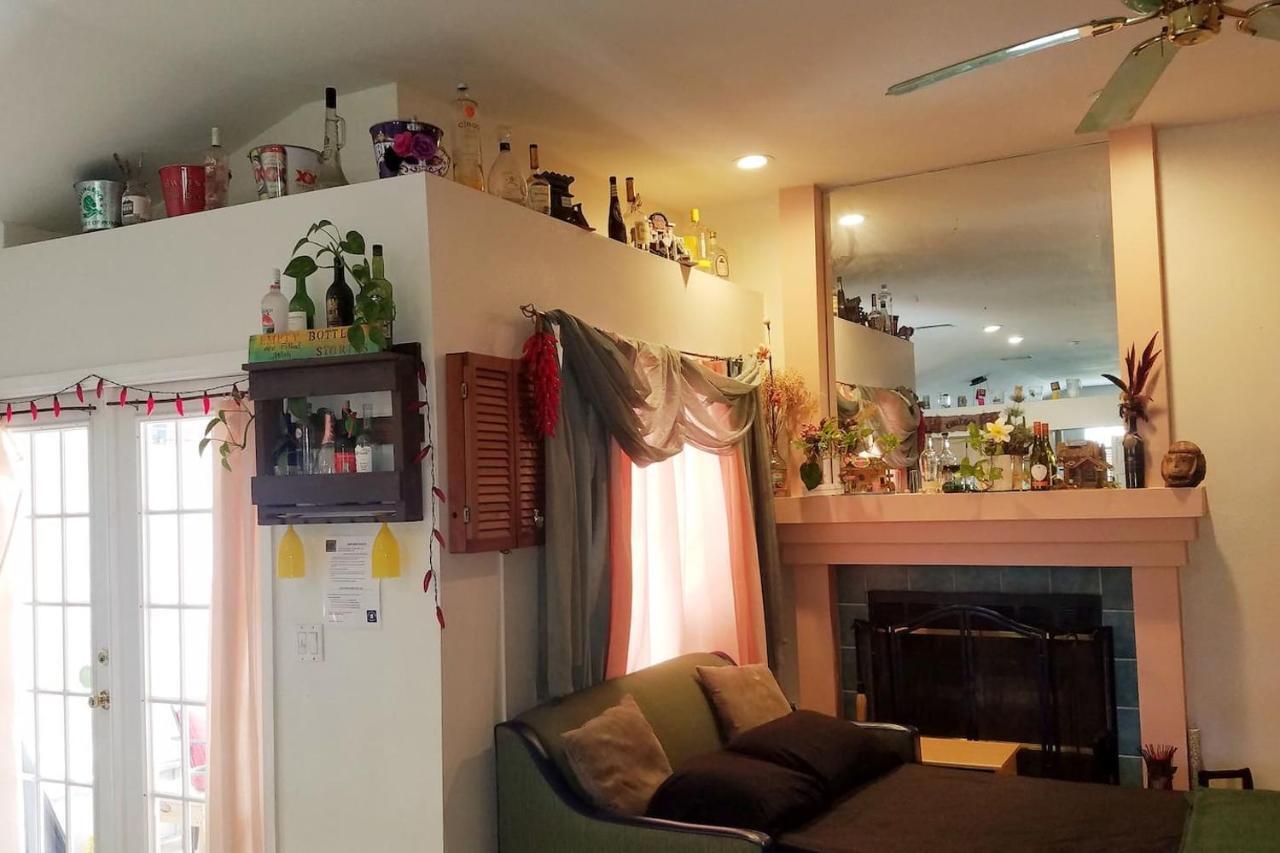 Cozy And Conveniently Located Pool Home With Free Wifi タンパ エクステリア 写真